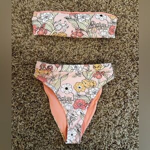 Dippin’ Daisy’s bandeau bikini set